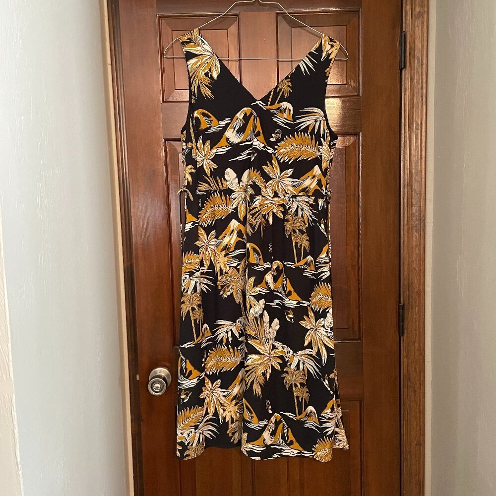 NWOT Size 14 H&M black white and golden yellow Hawaiian-print dress - Picture 1 of 15